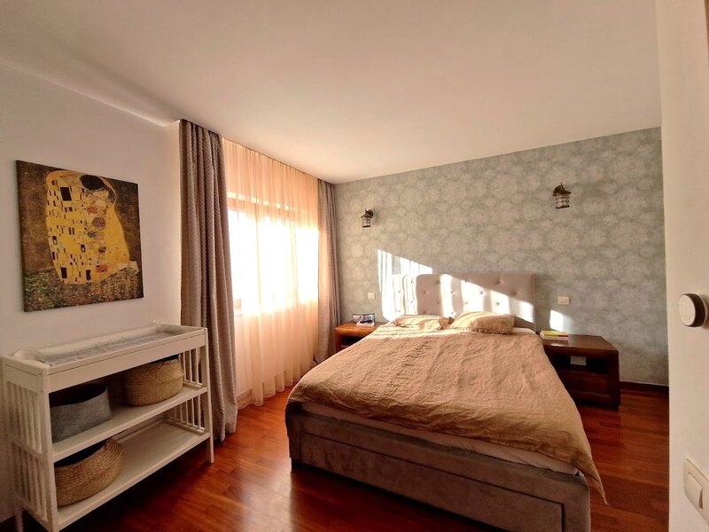 Pipera Proprietar Vila moderna in American Village Pipera Renovata complet